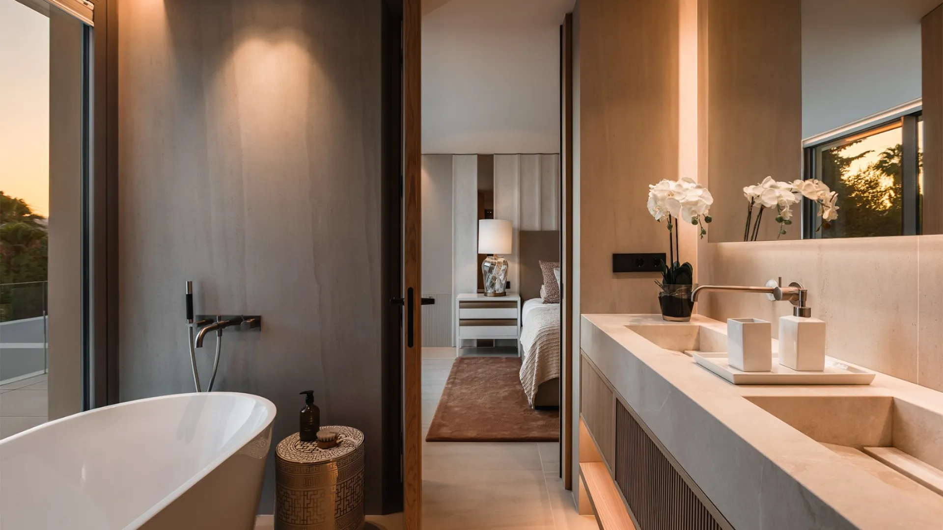 Comprar villa con 5 dormitorios en Nueva Andalucia