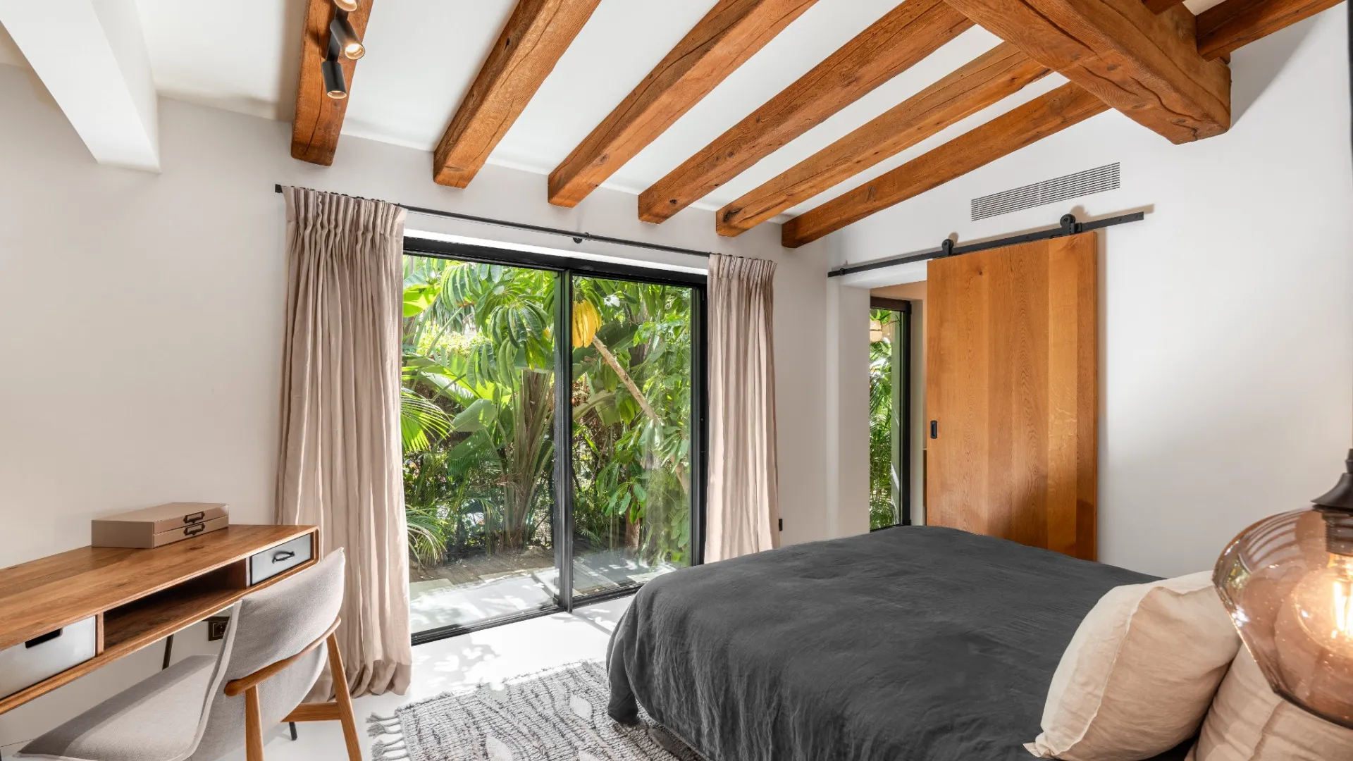 Villa a la venta de 5 dormitorios en Nueva Andalucia