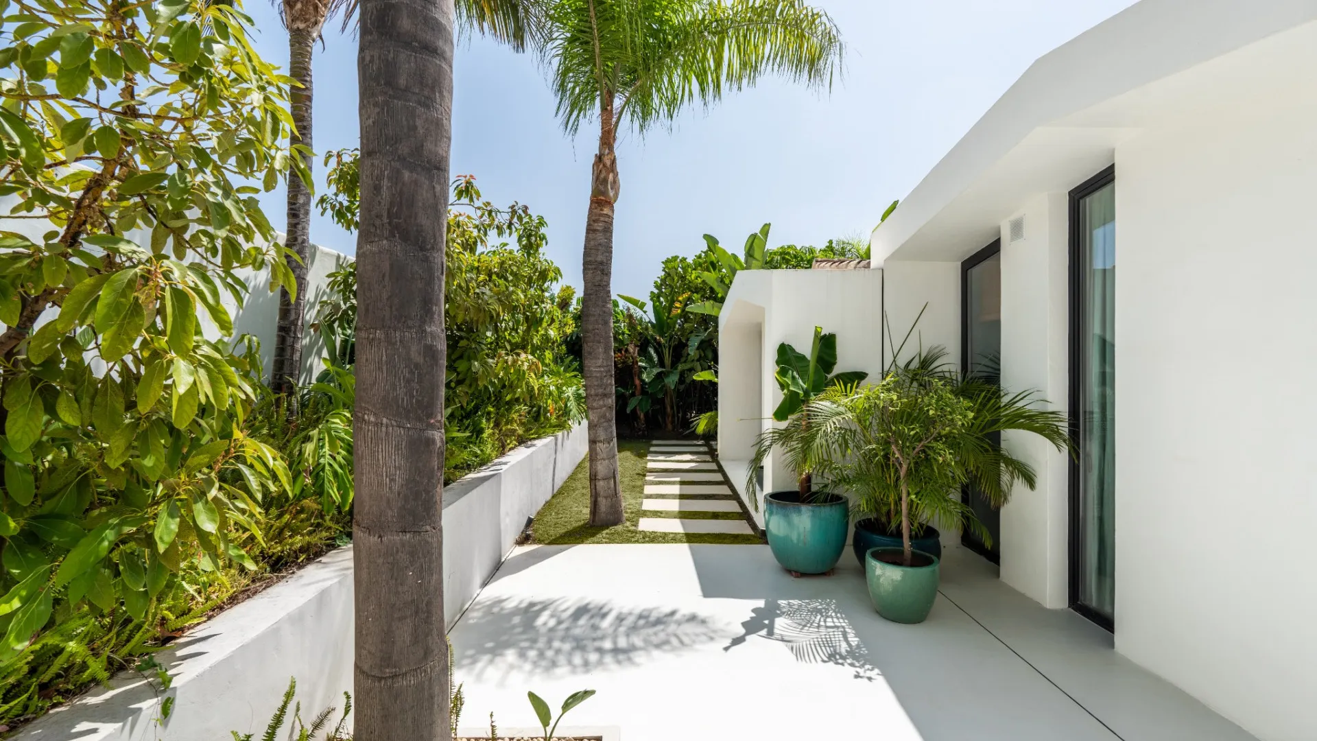 Villa a la venta de 5 dormitorios en Nueva Andalucia