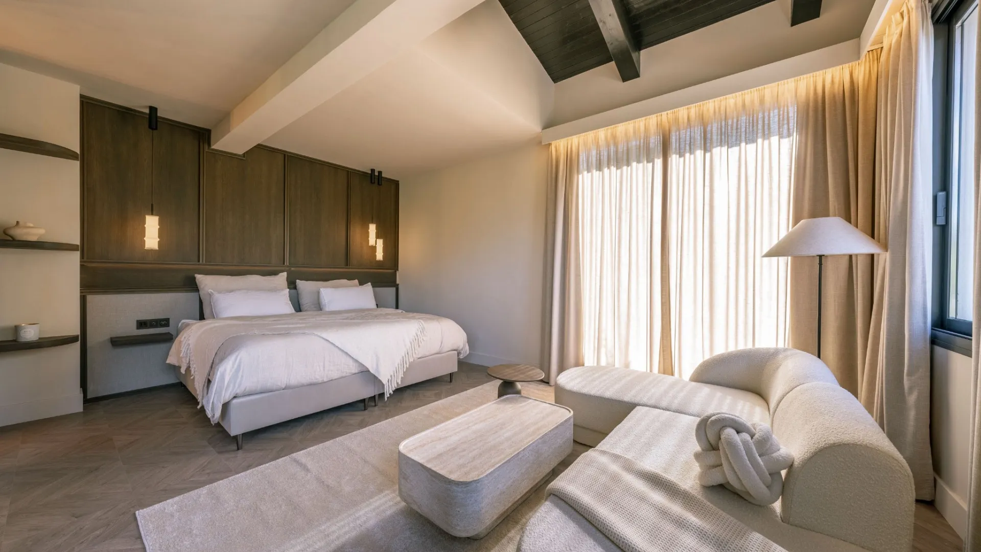 Villa for sale in Nueva Andalucia with 5 bedrooms