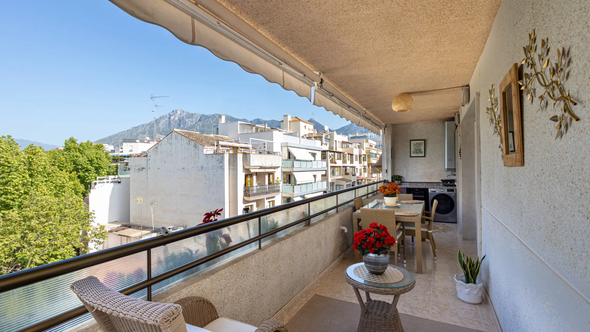 Atico duplex de 3 dormitorios en venta en Marbella Centro
