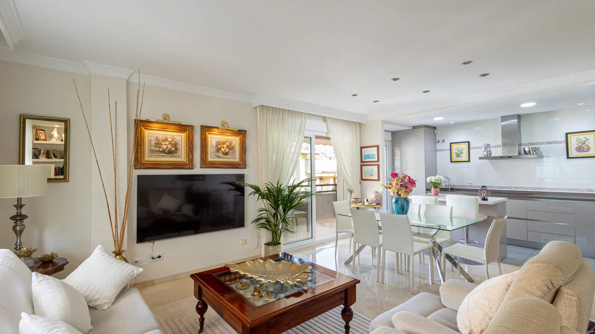 Atico duplex de 3 dormitorios en venta en Marbella Centro