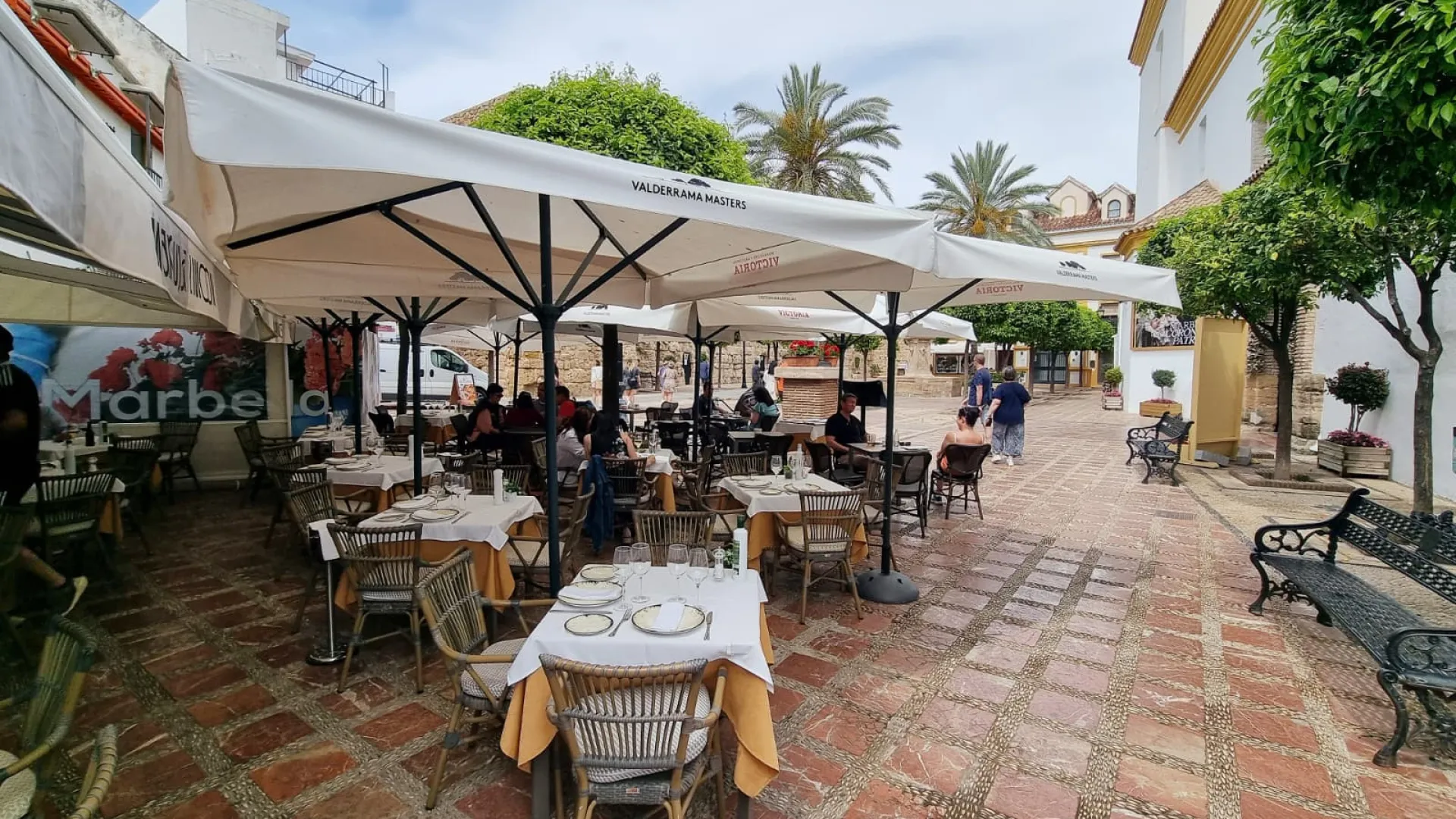 Buy 1 bedroom ground floor apartment in Marbella City