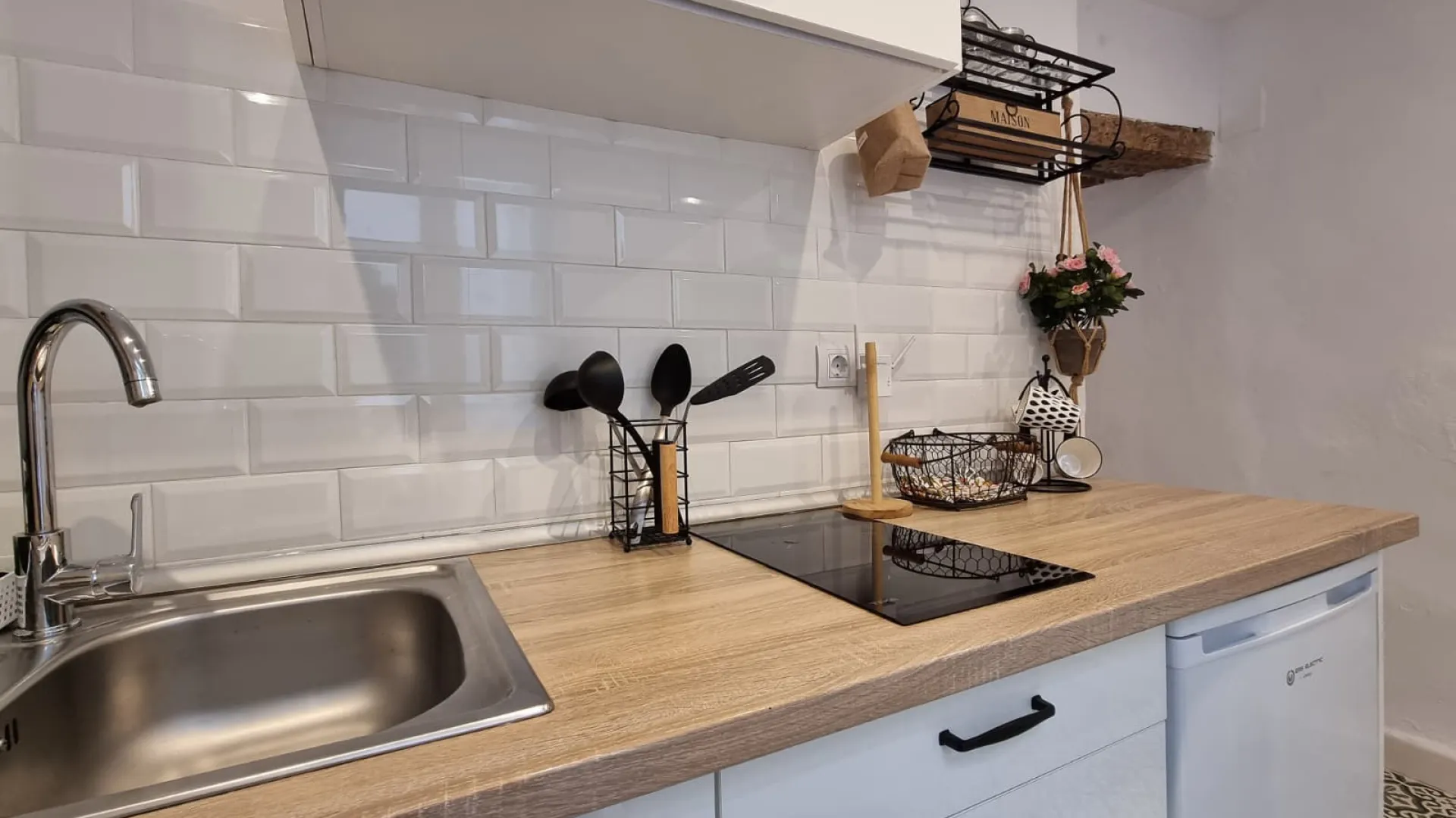 Buy 1 bedroom ground floor apartment in Marbella City