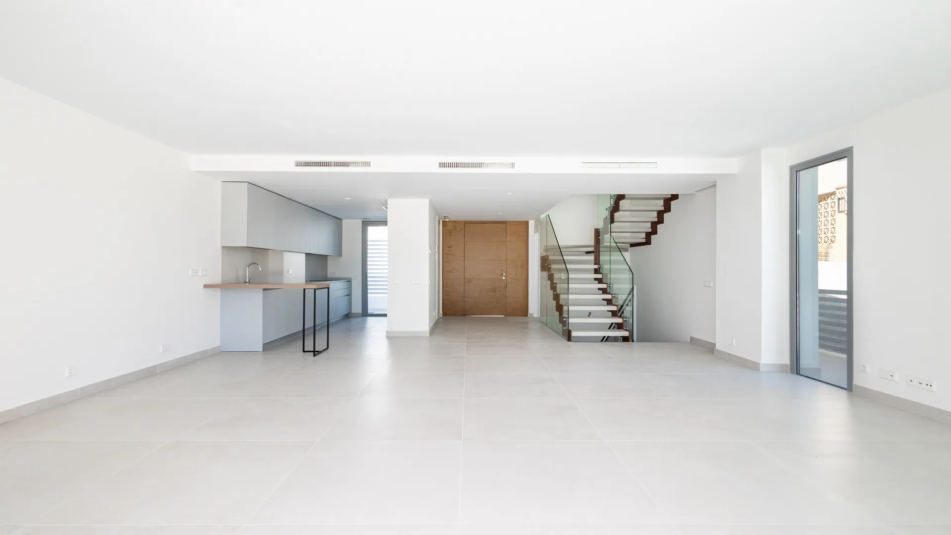Se vende pareado en Alta Vista de 3 dormitorios