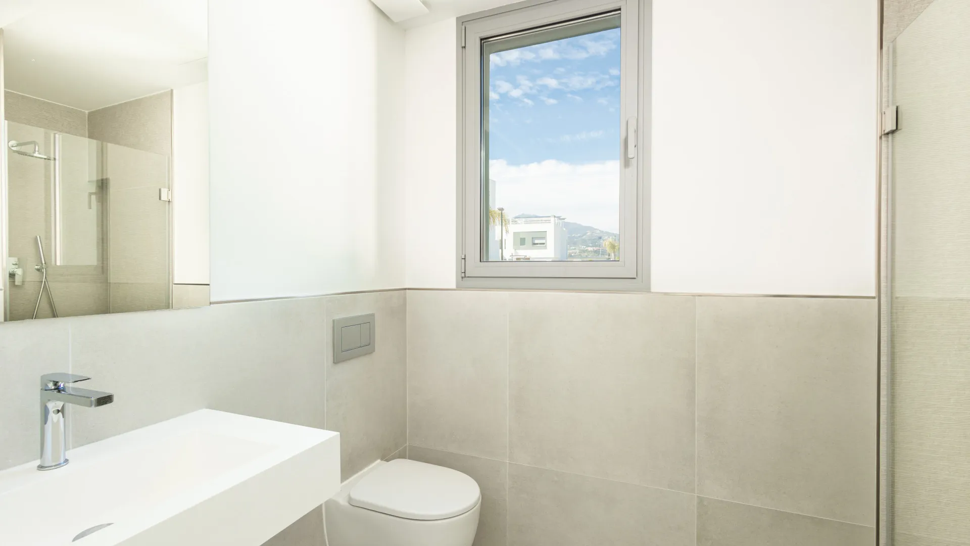 Se vende pareado en Alta Vista de 3 dormitorios