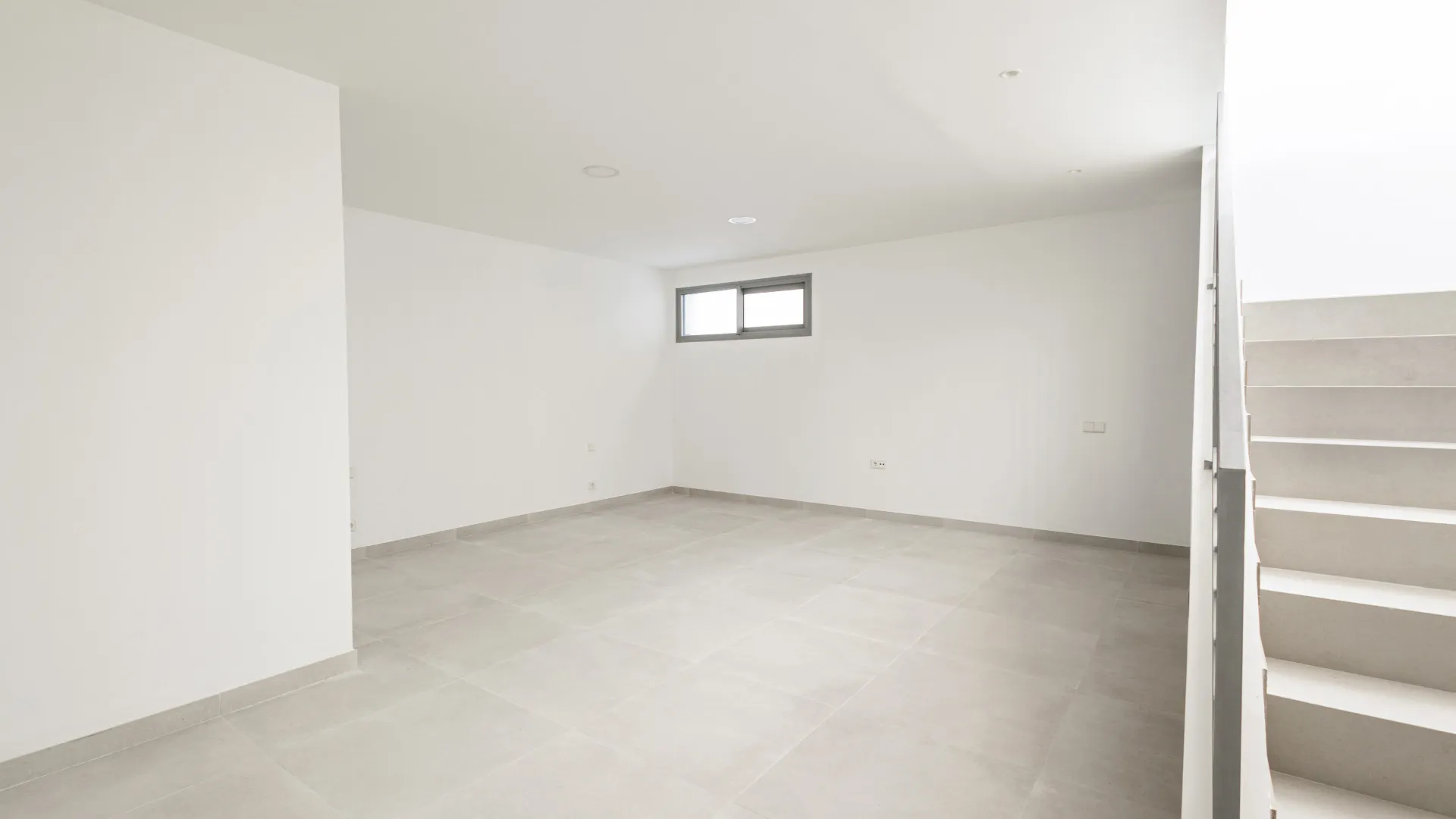 Se vende pareado en Alta Vista de 3 dormitorios