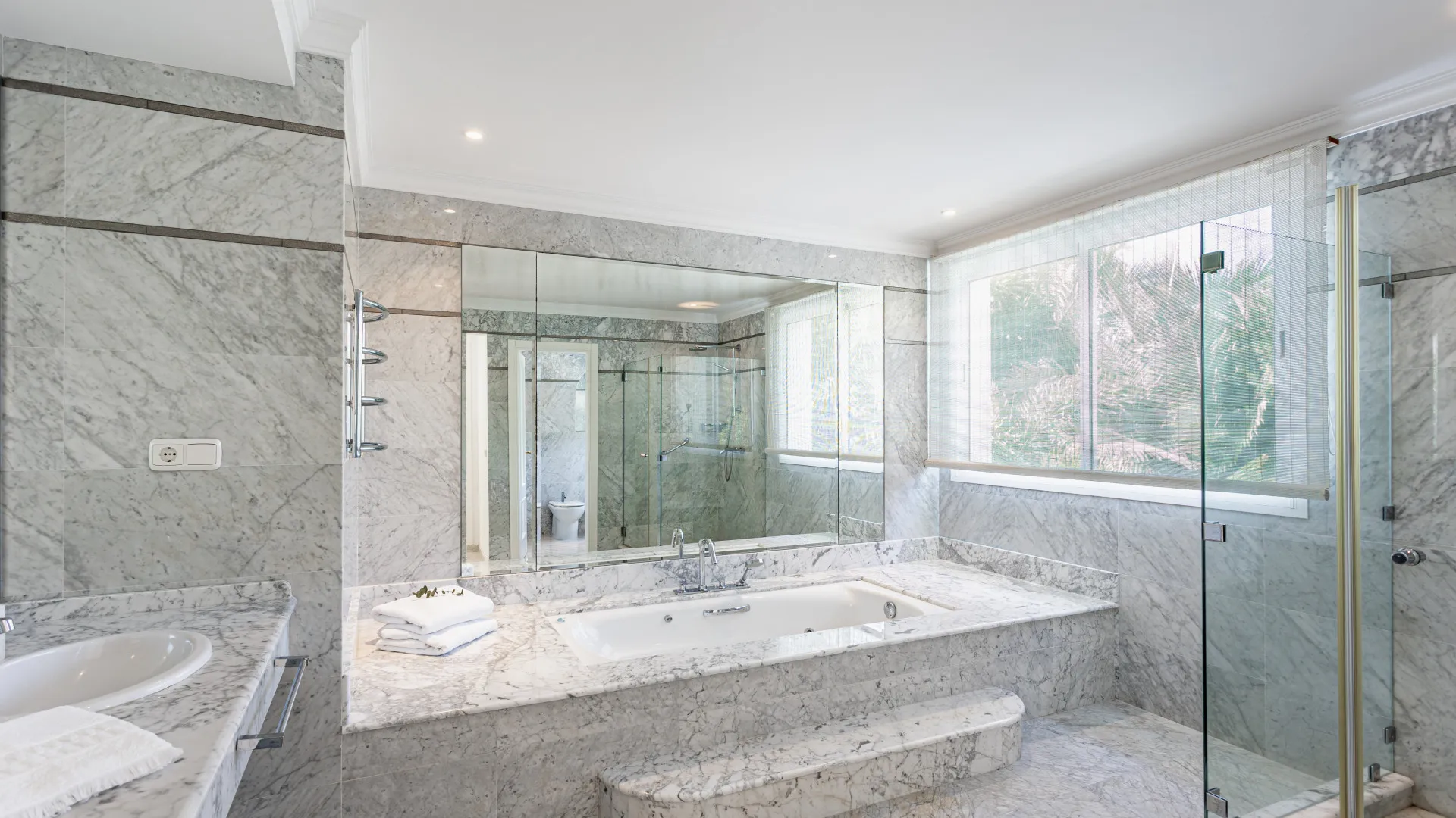 Los Monteros, villa con 5 dormitorios en venta