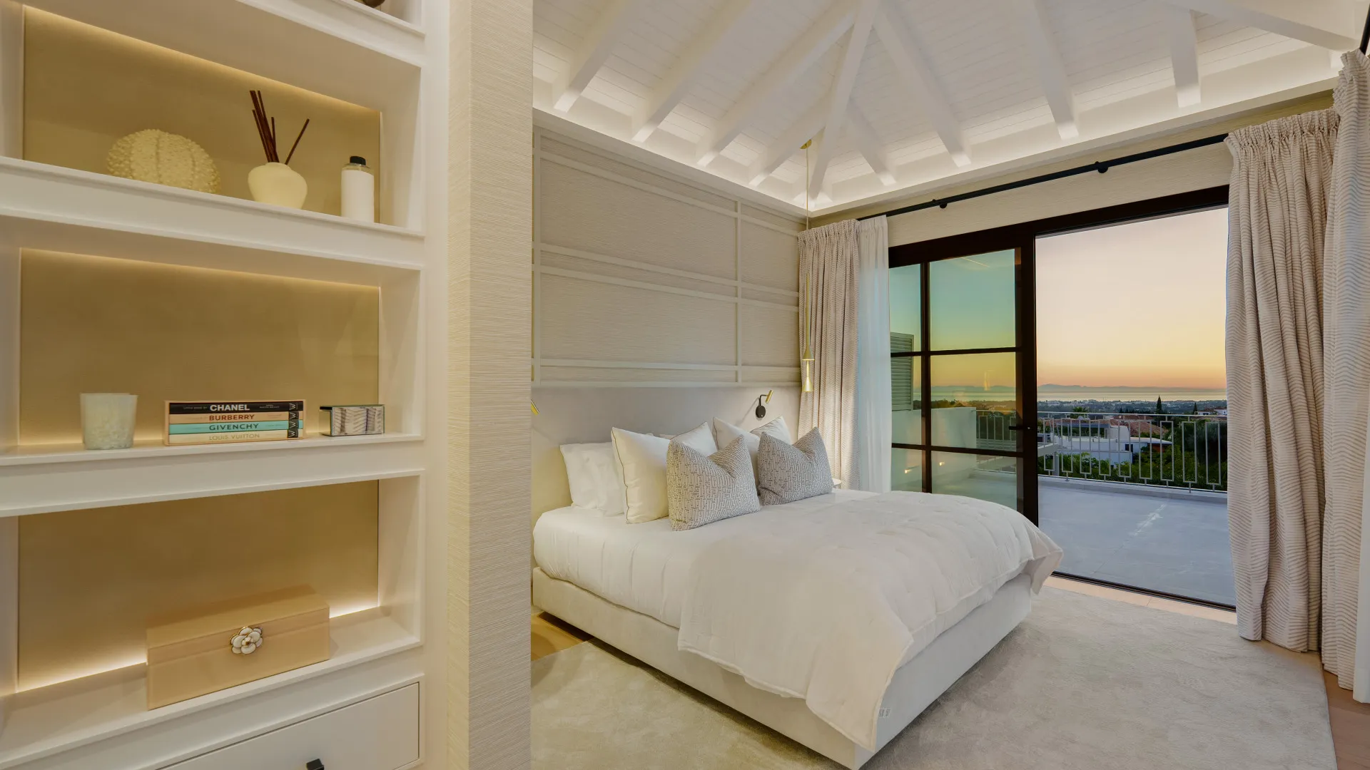 5 bedrooms villa in La Quinta for sale