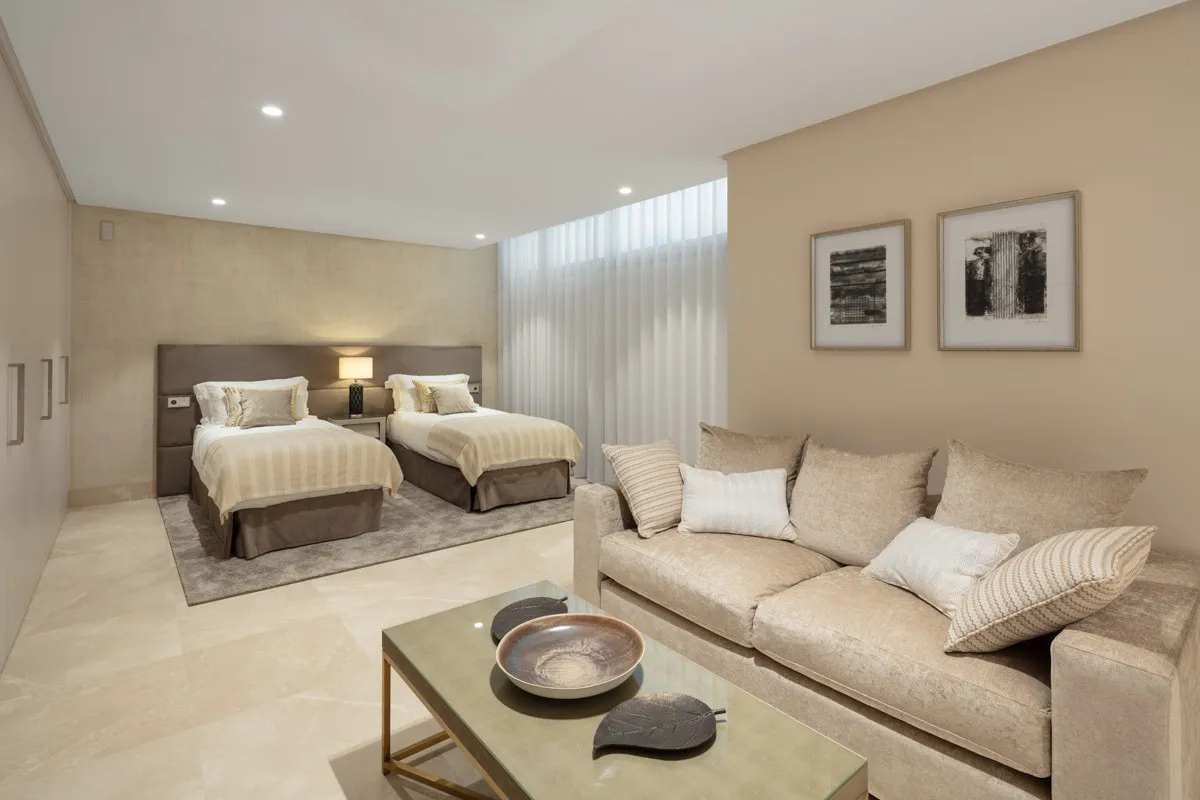 Villa de 7 dormitorios en venta en El Paraiso