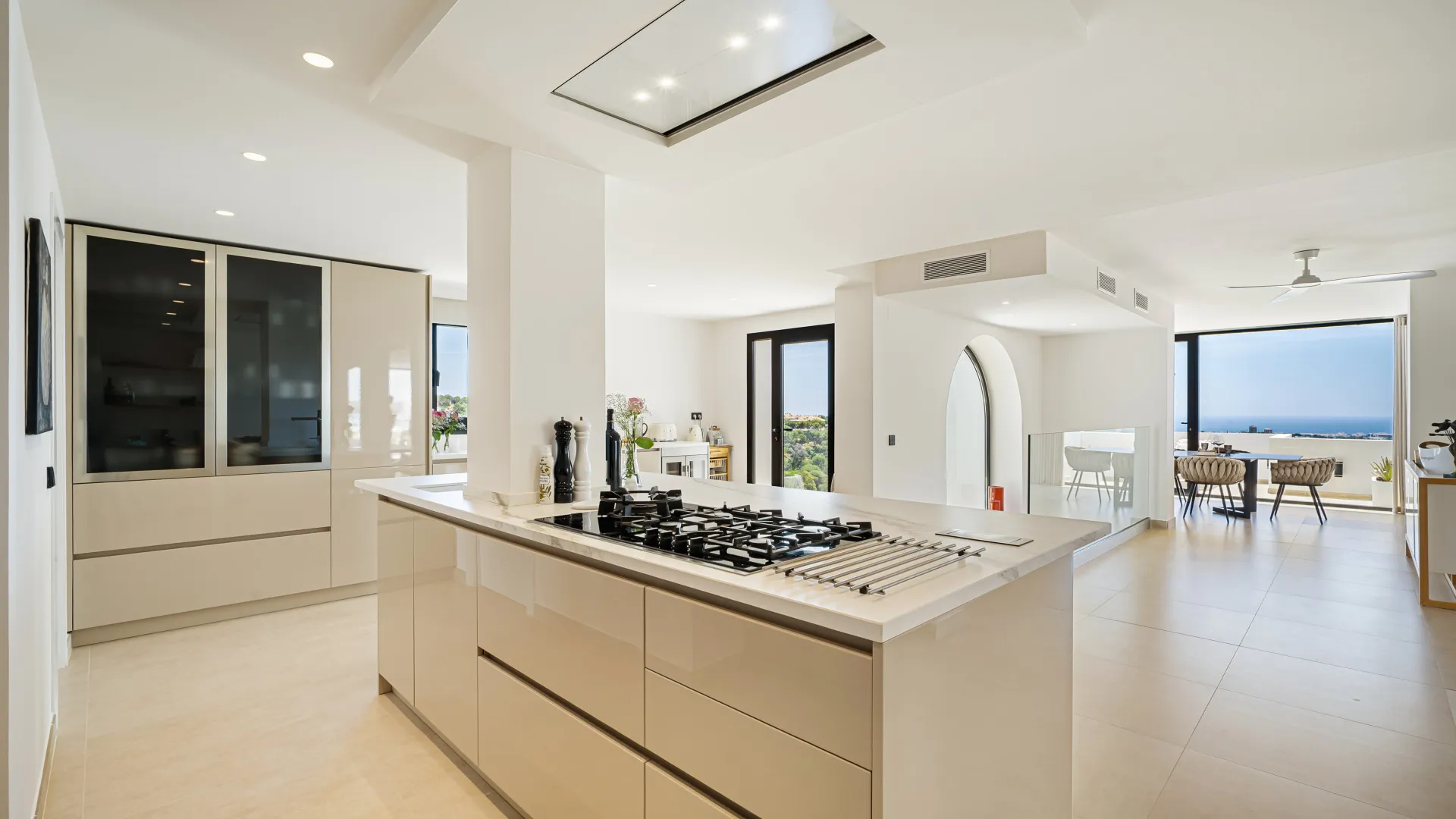 Las Lomas de Nueva Andalucia villa for sale