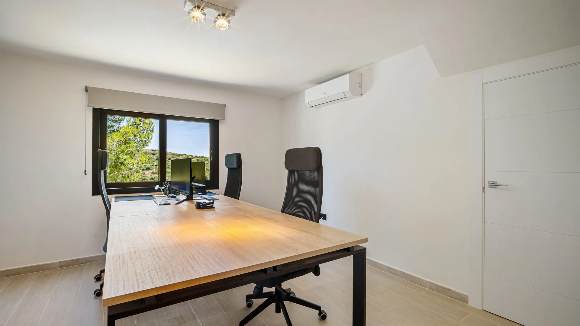 Las Lomas de Nueva Andalucia villa for sale