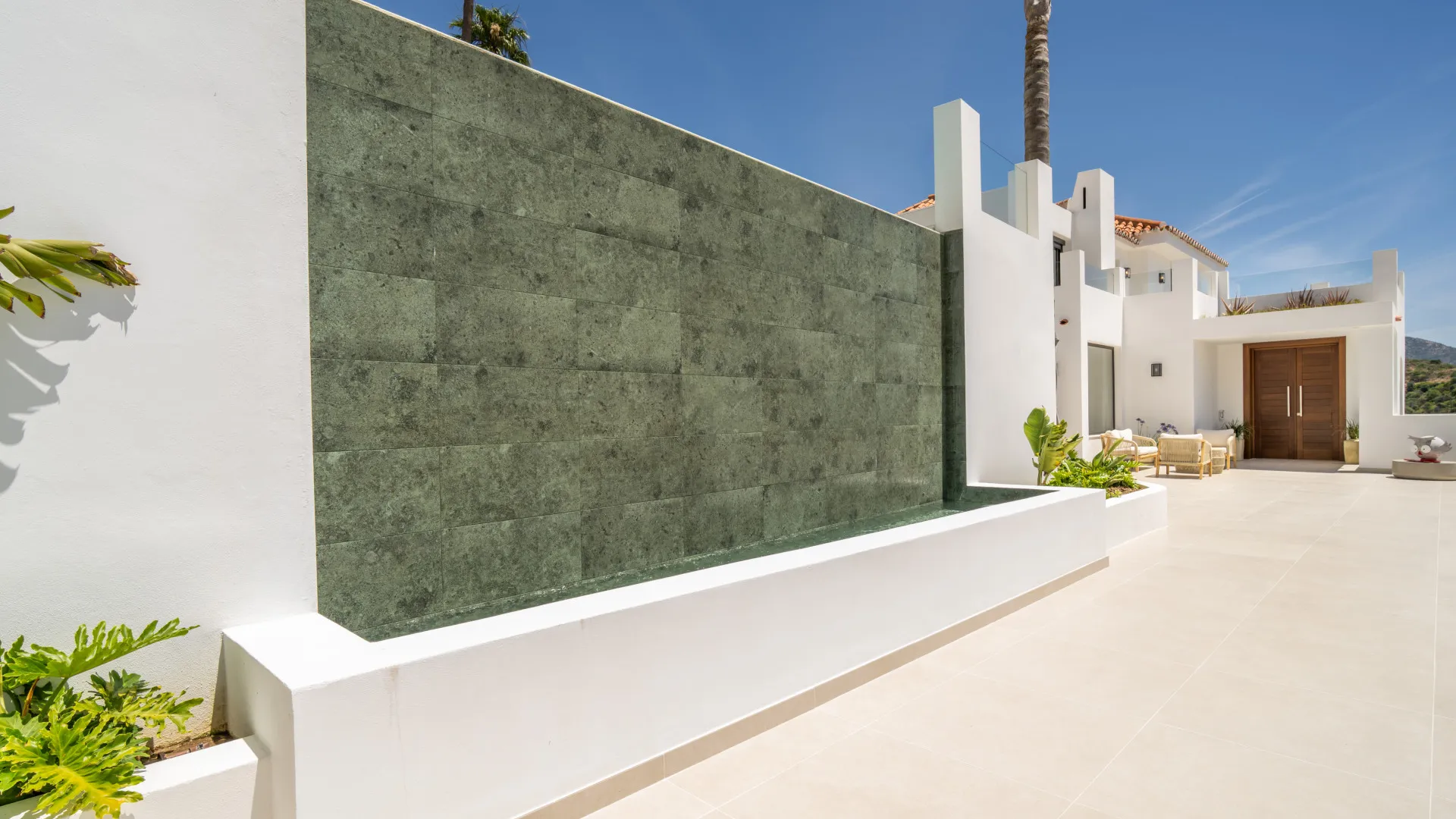 Las Lomas de Nueva Andalucia villa for sale