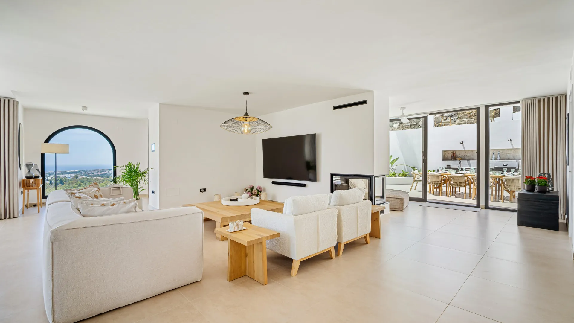 Las Lomas de Nueva Andalucia villa for sale