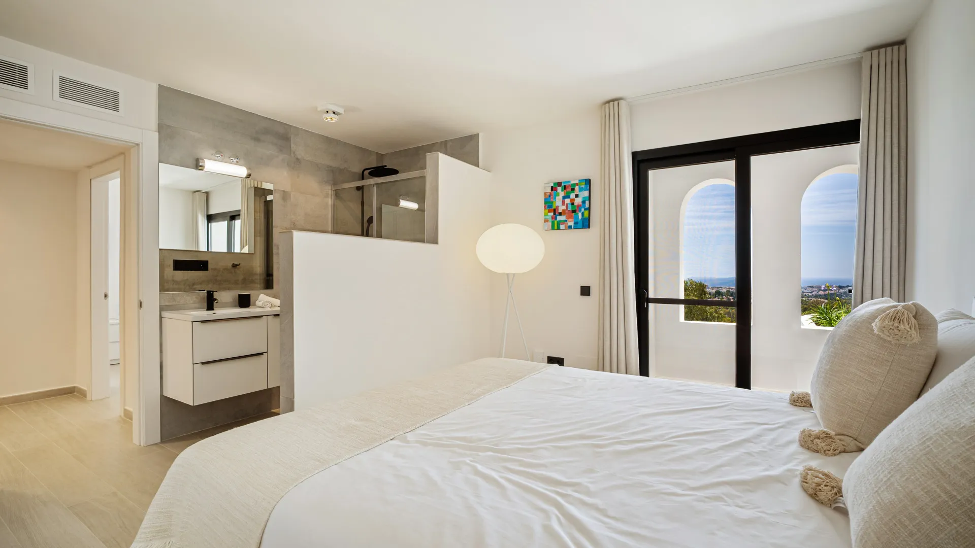 Las Lomas de Nueva Andalucia villa for sale