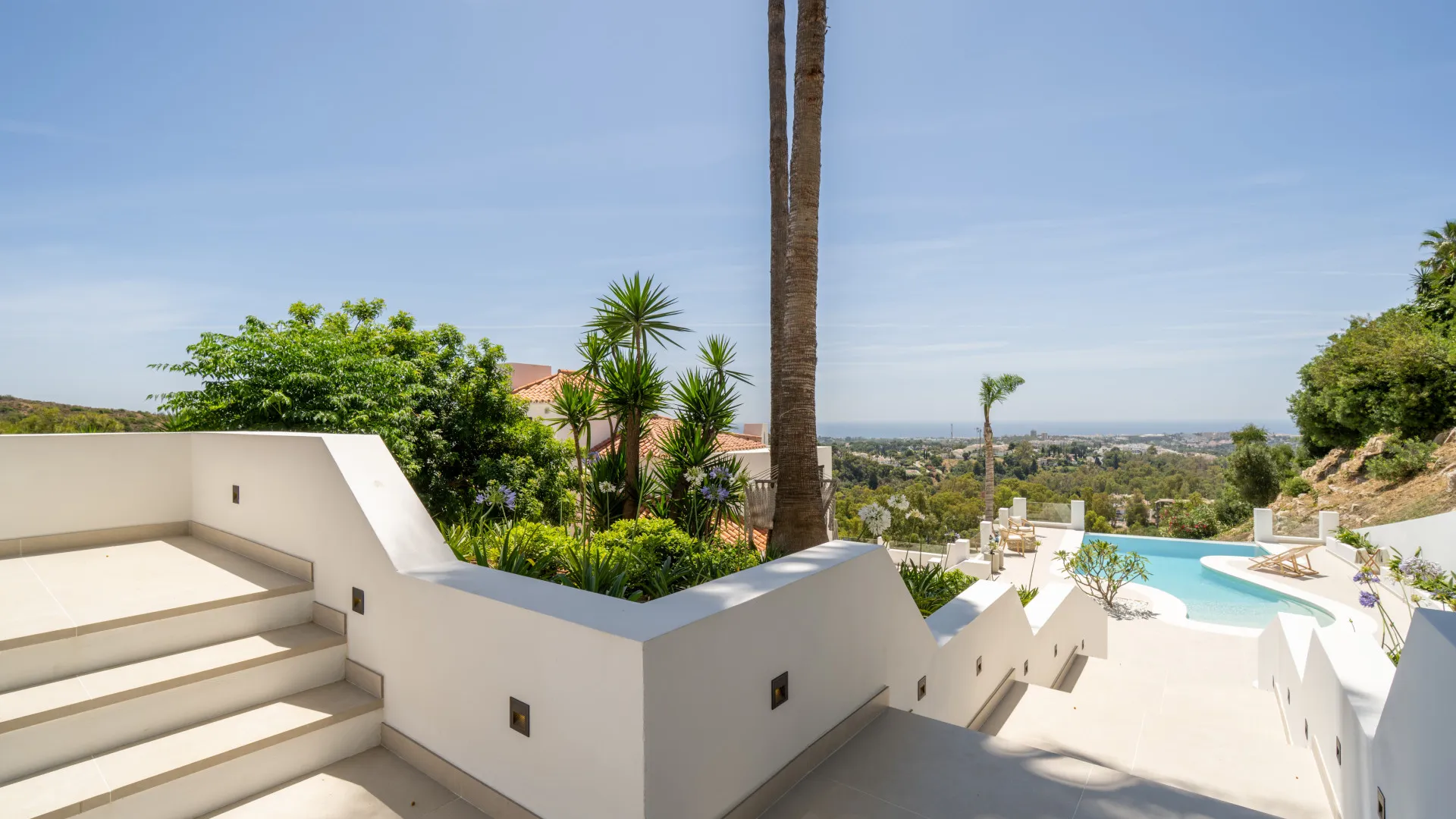 Las Lomas de Nueva Andalucia villa for sale