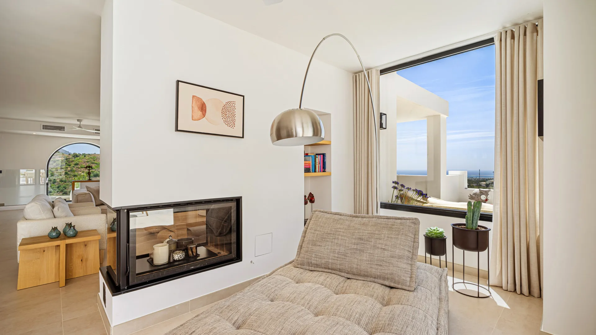 Las Lomas de Nueva Andalucia villa for sale