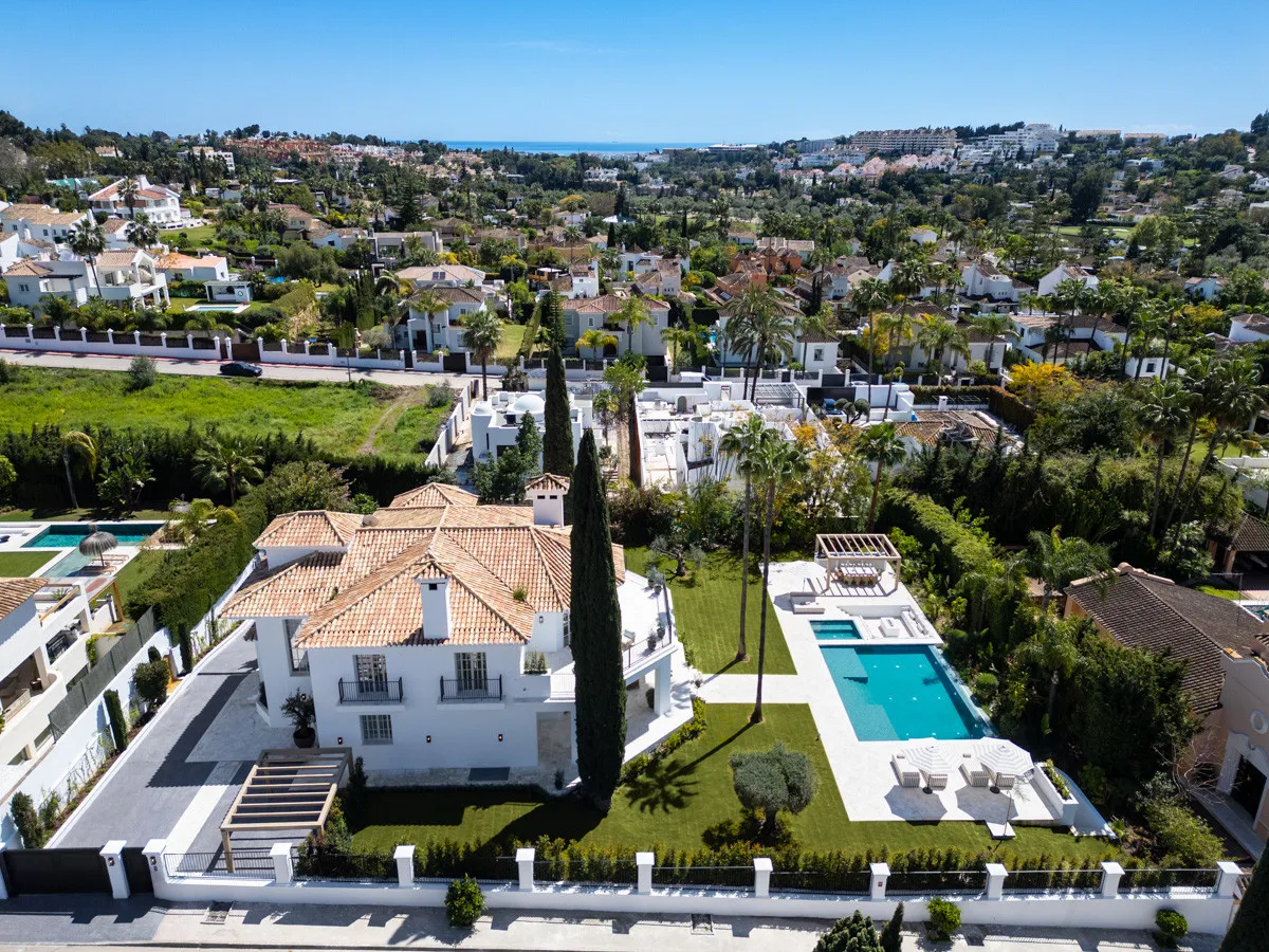 Nueva Andalucia villa for sale