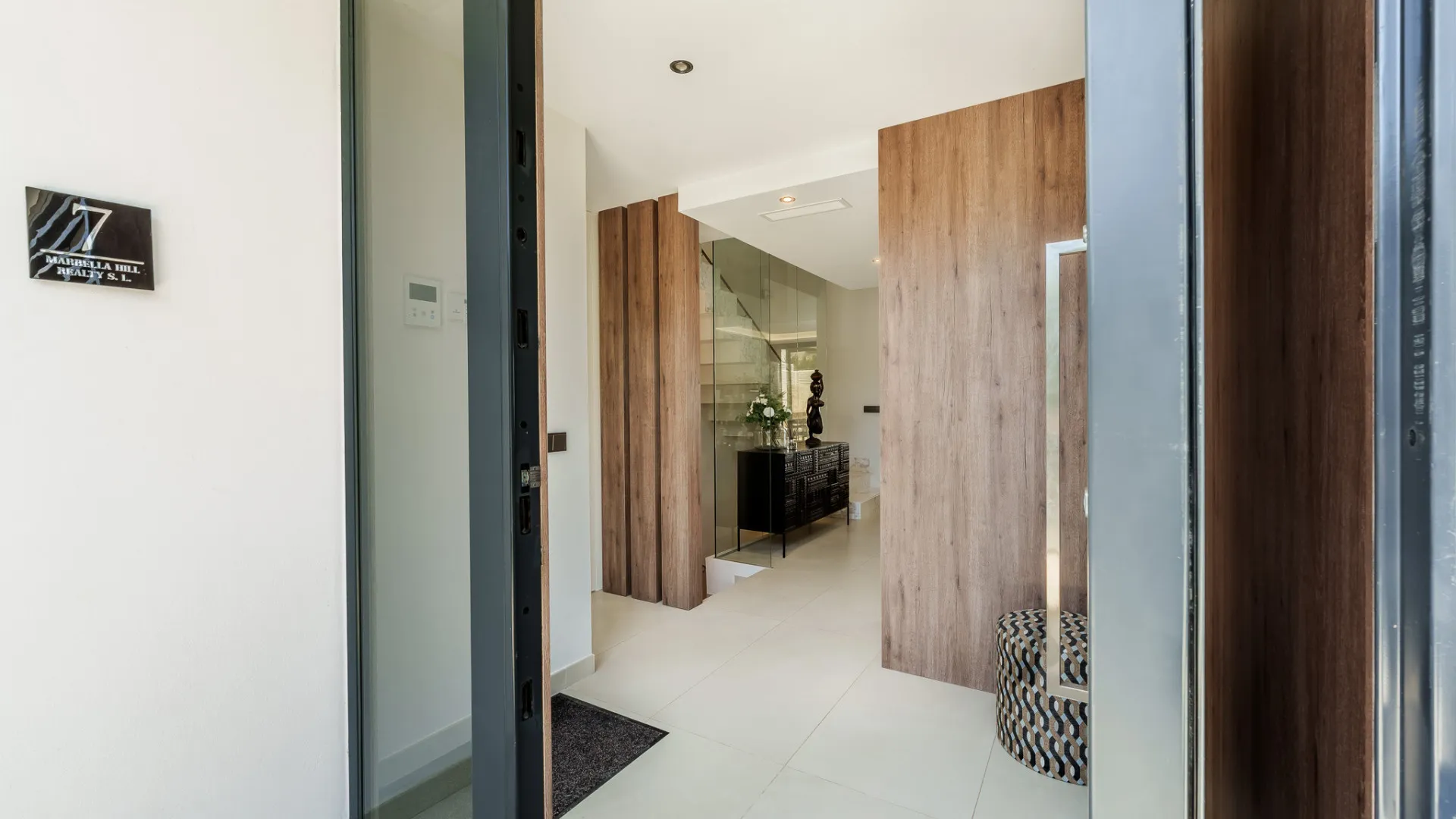 Villa pareada en venta con 5 dormitorios en Marbella - Puerto Banus