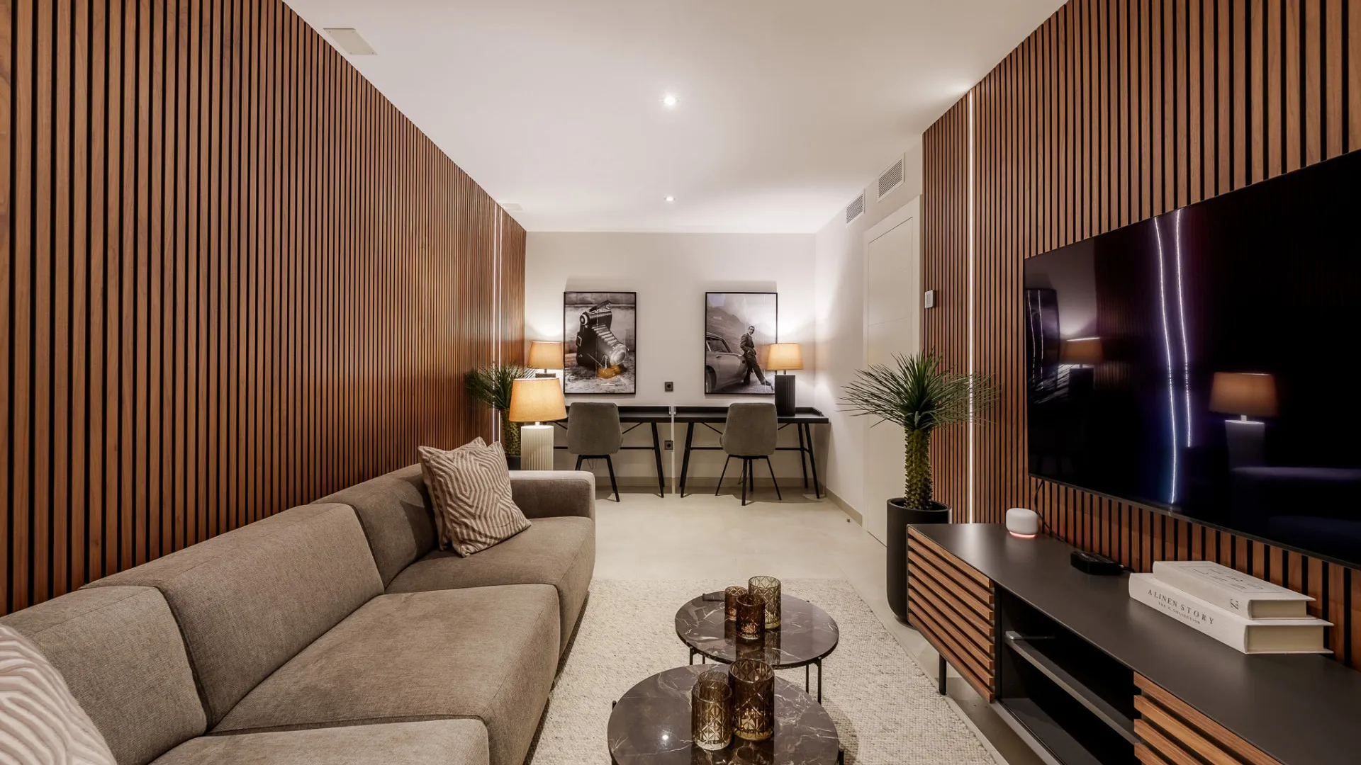 Villa pareada en venta con 5 dormitorios en Marbella - Puerto Banus