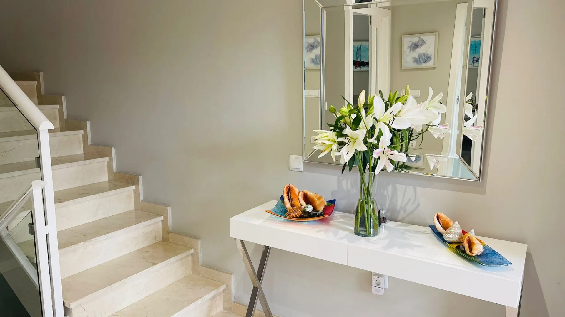 Buy semi detached house with 5 bedrooms in Los Monteros Playa