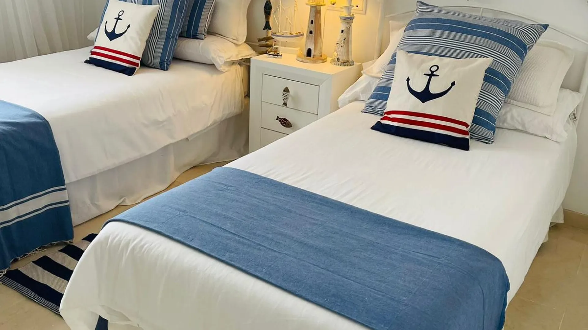 Buy semi detached house with 5 bedrooms in Los Monteros Playa