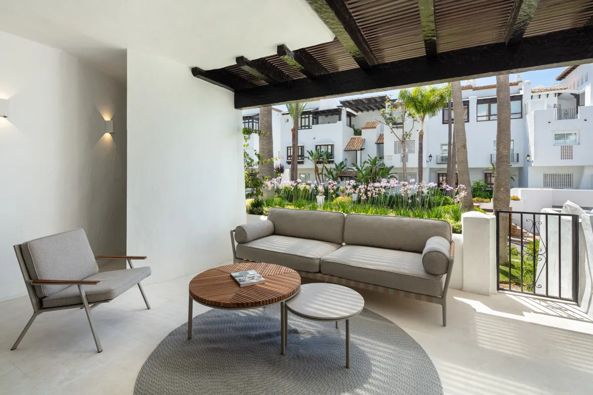 Apartamento con 3 dormitorios en venta en Marina Puente Romano