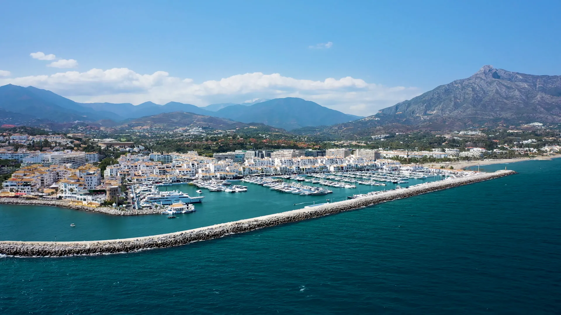 For sale Nueva Andalucia villa