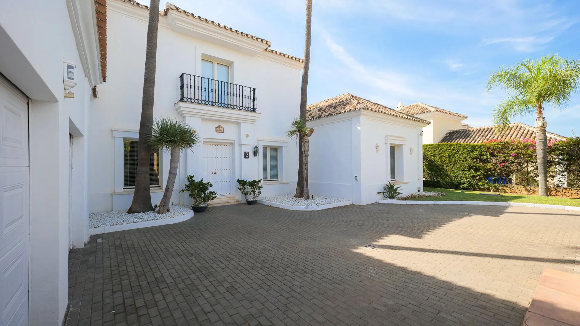 Villa with 4 bedrooms for sale in Paraiso Medio