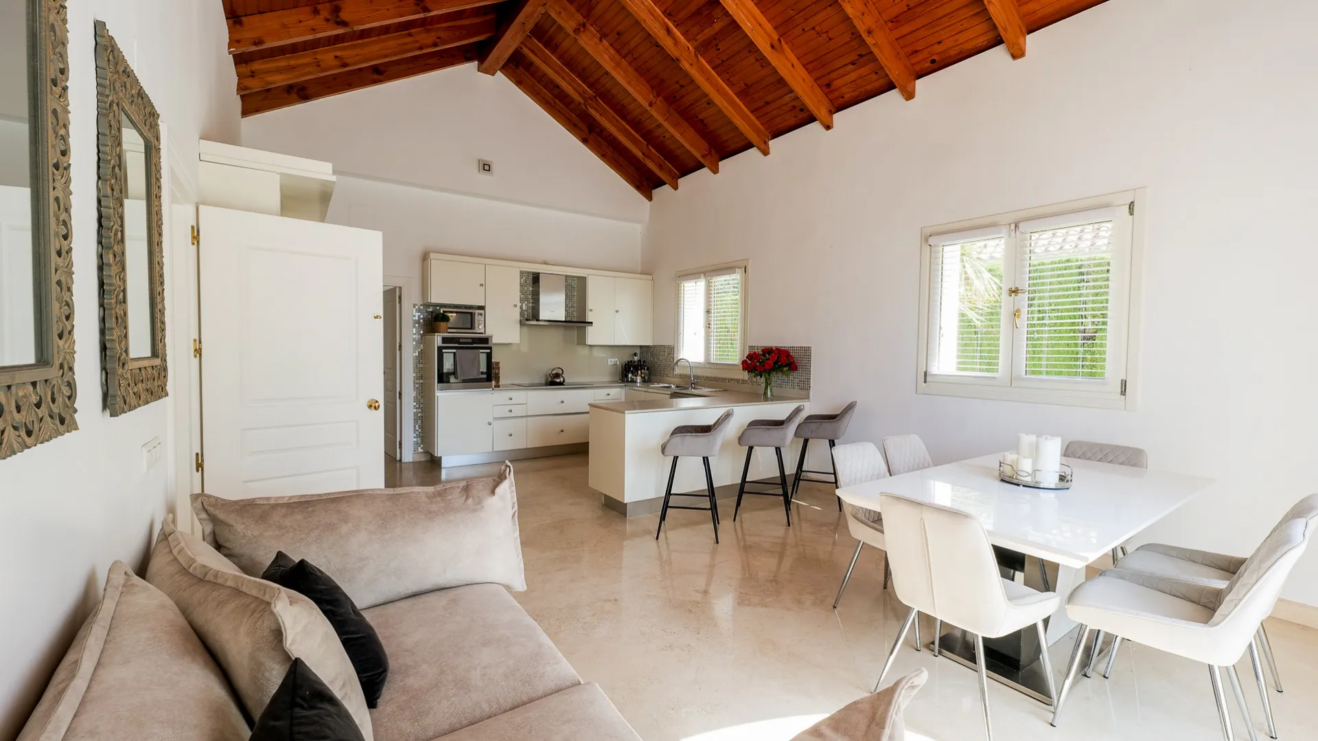 Villa with 4 bedrooms for sale in Paraiso Medio