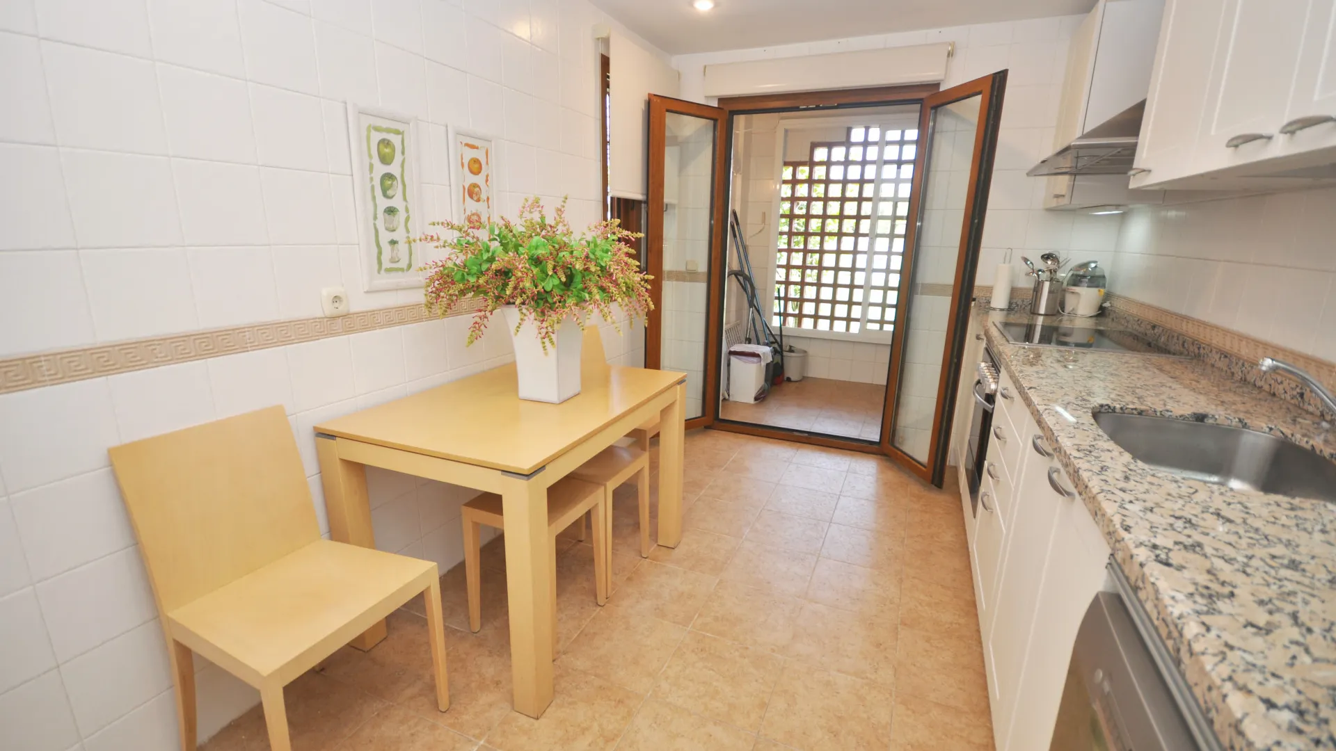 For sale apartment with 2 bedrooms in Alhambra del Golf