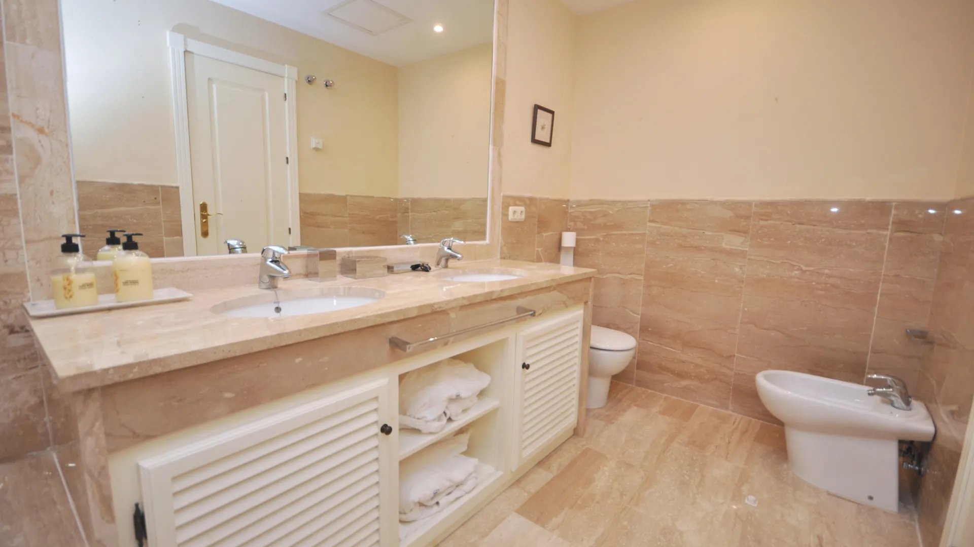 For sale apartment with 2 bedrooms in Alhambra del Golf