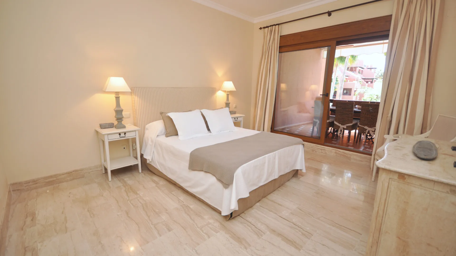 For sale apartment with 2 bedrooms in Alhambra del Golf