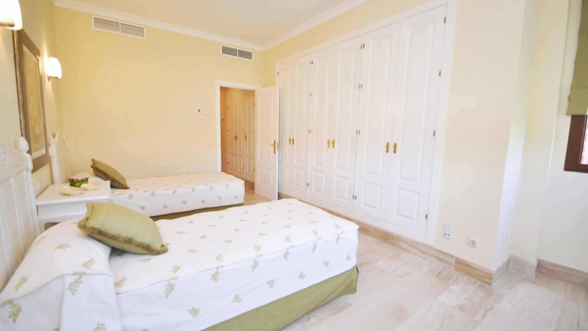 For sale apartment with 2 bedrooms in Alhambra del Golf