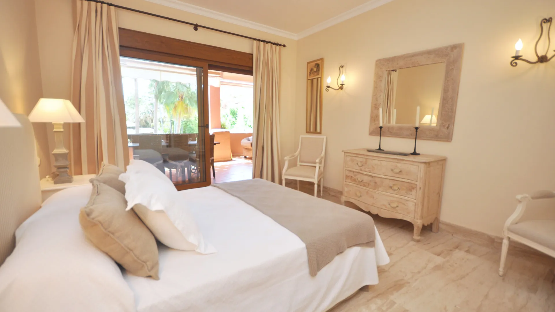 For sale apartment with 2 bedrooms in Alhambra del Golf