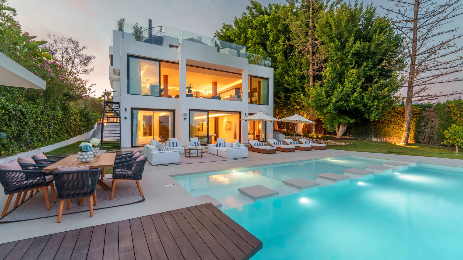 For sale Los Naranjos villa with 6 bedrooms