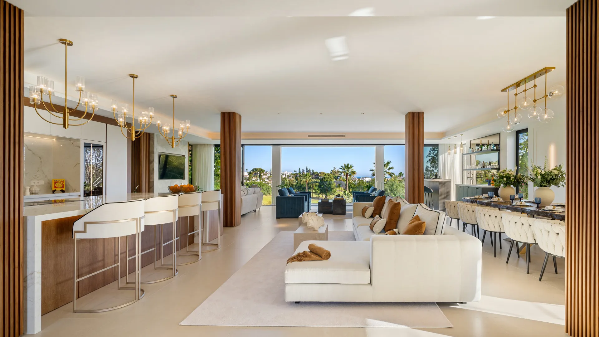 For sale Los Naranjos villa with 6 bedrooms