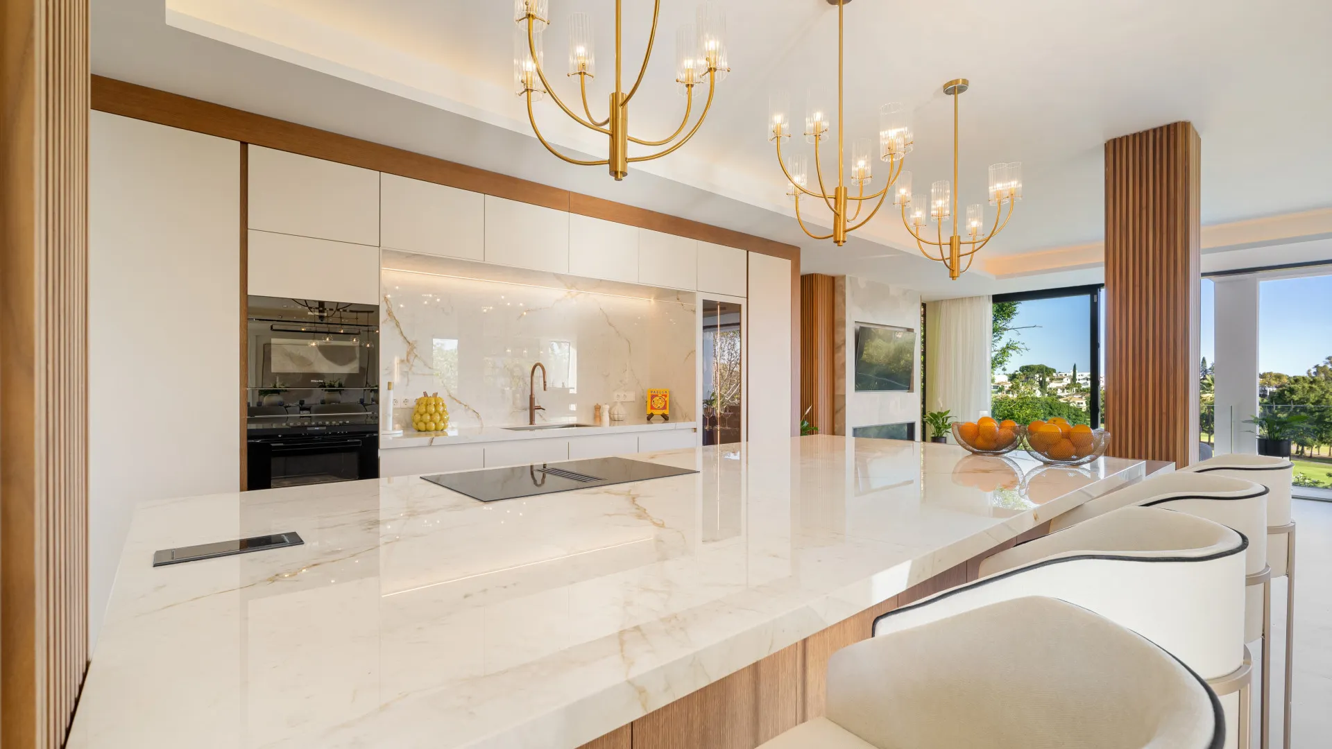 For sale Los Naranjos villa with 6 bedrooms