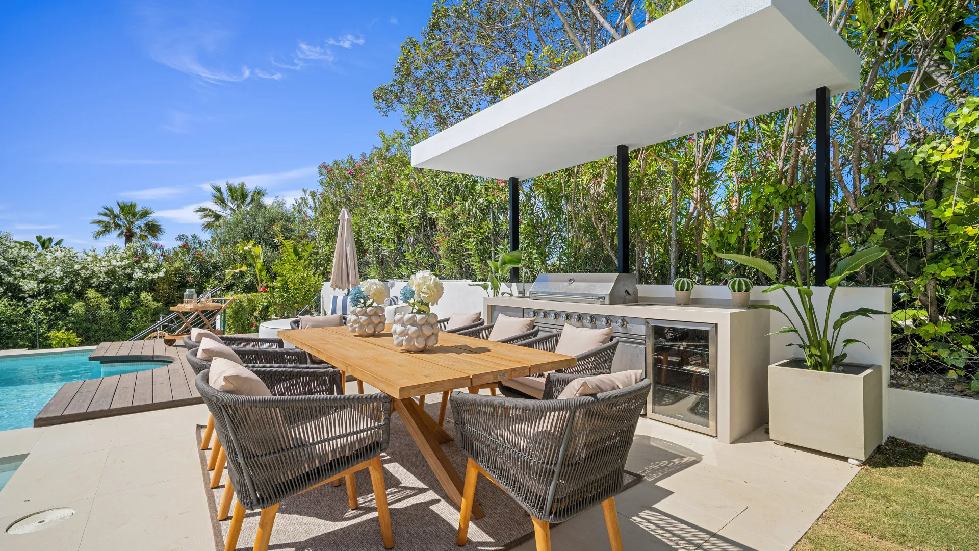For sale Los Naranjos villa with 6 bedrooms