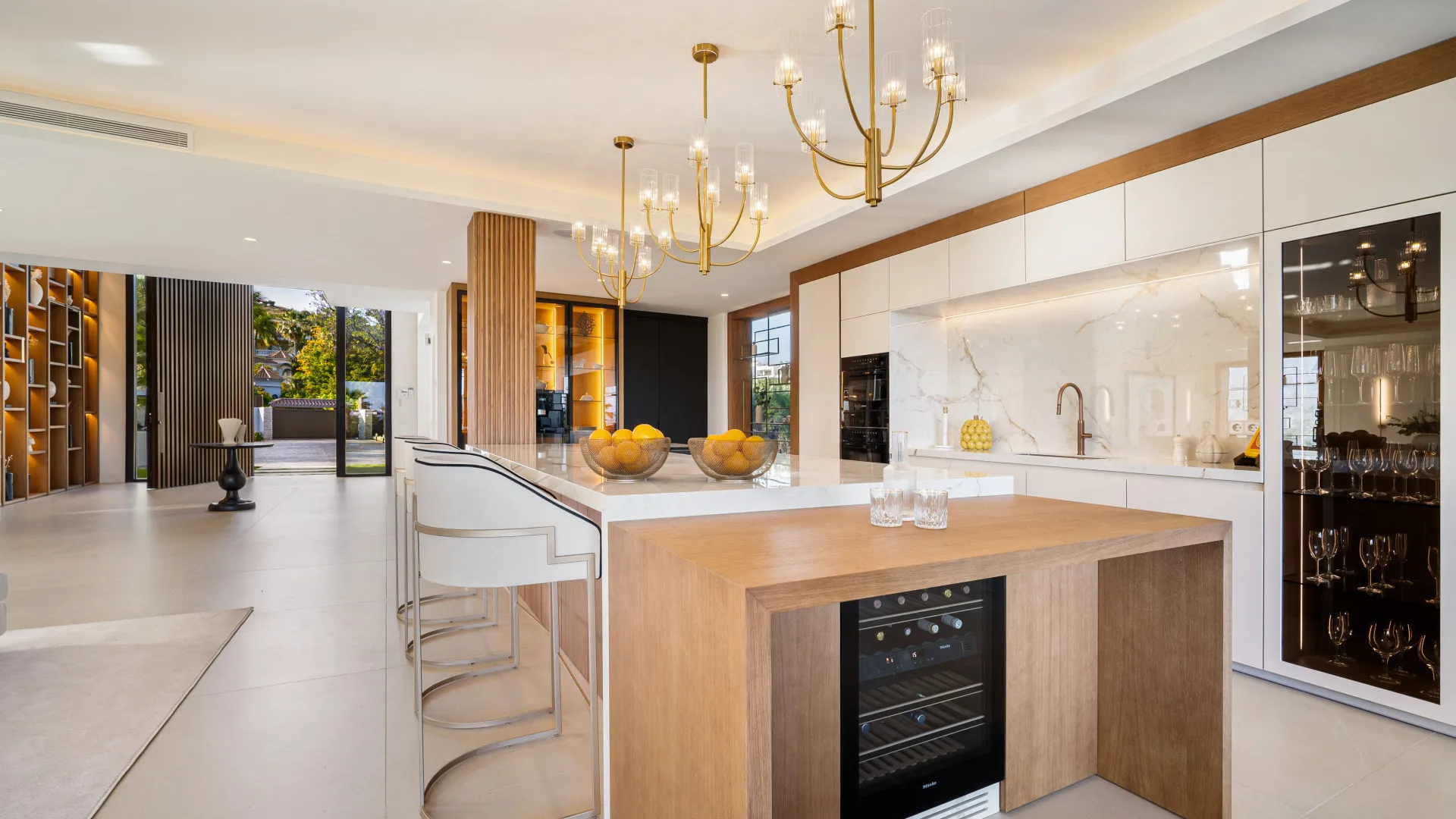 For sale Los Naranjos villa with 6 bedrooms