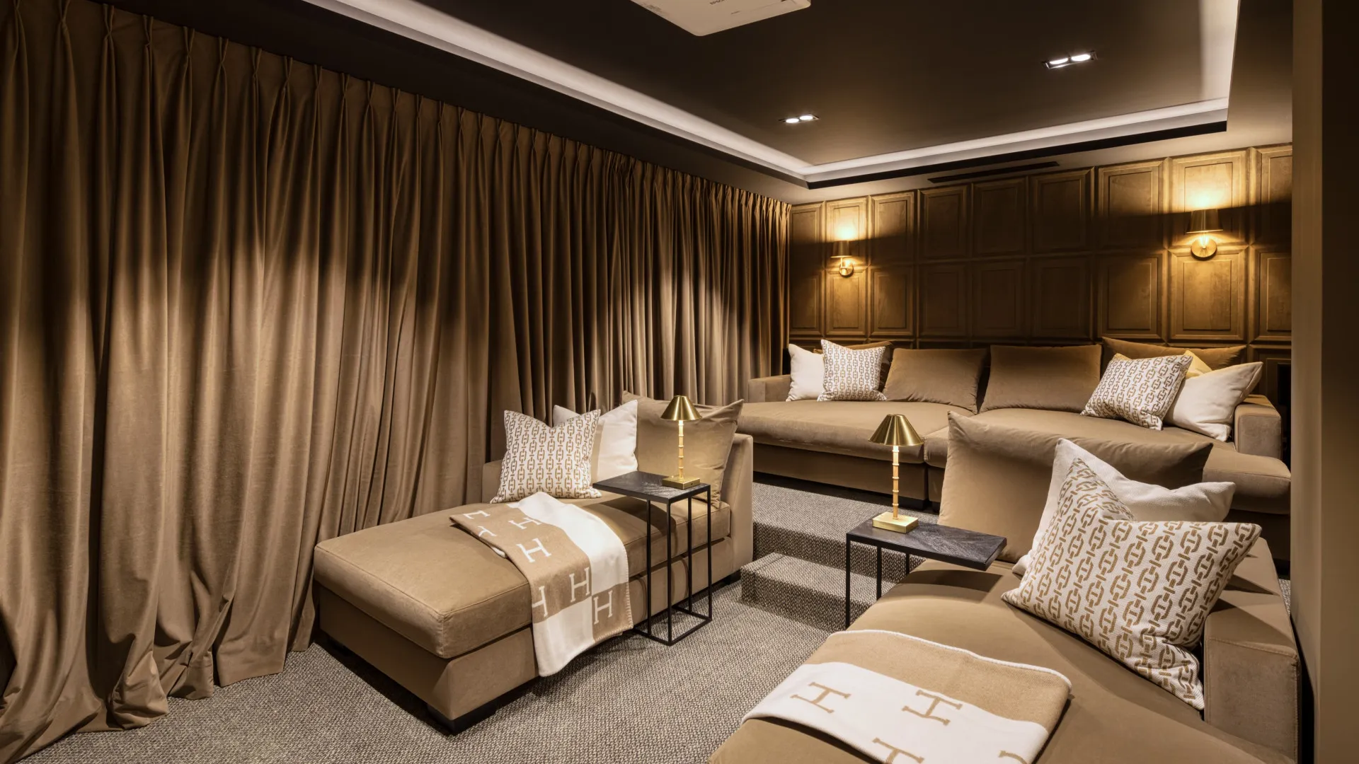 Comprar villa en Las Brisas con 7 dormitorios