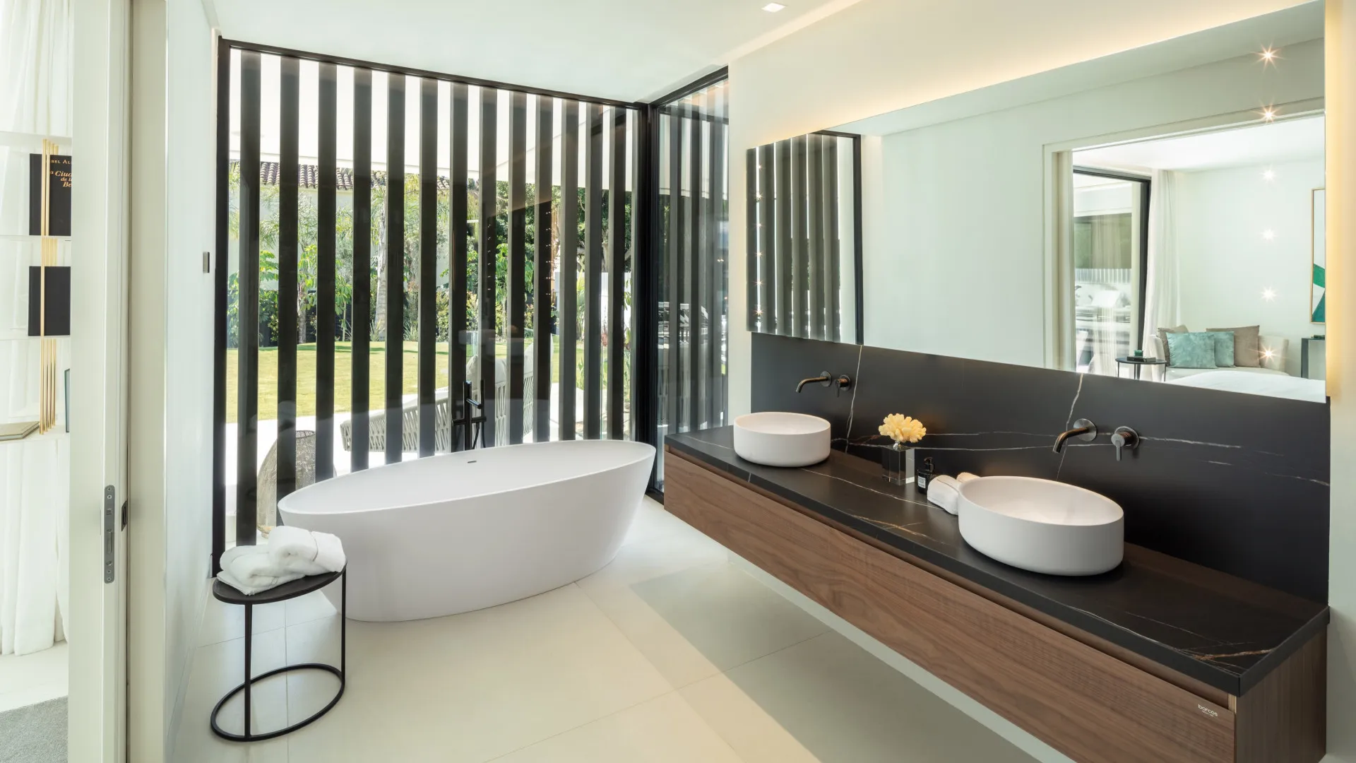 Buy villa in Las Brisas