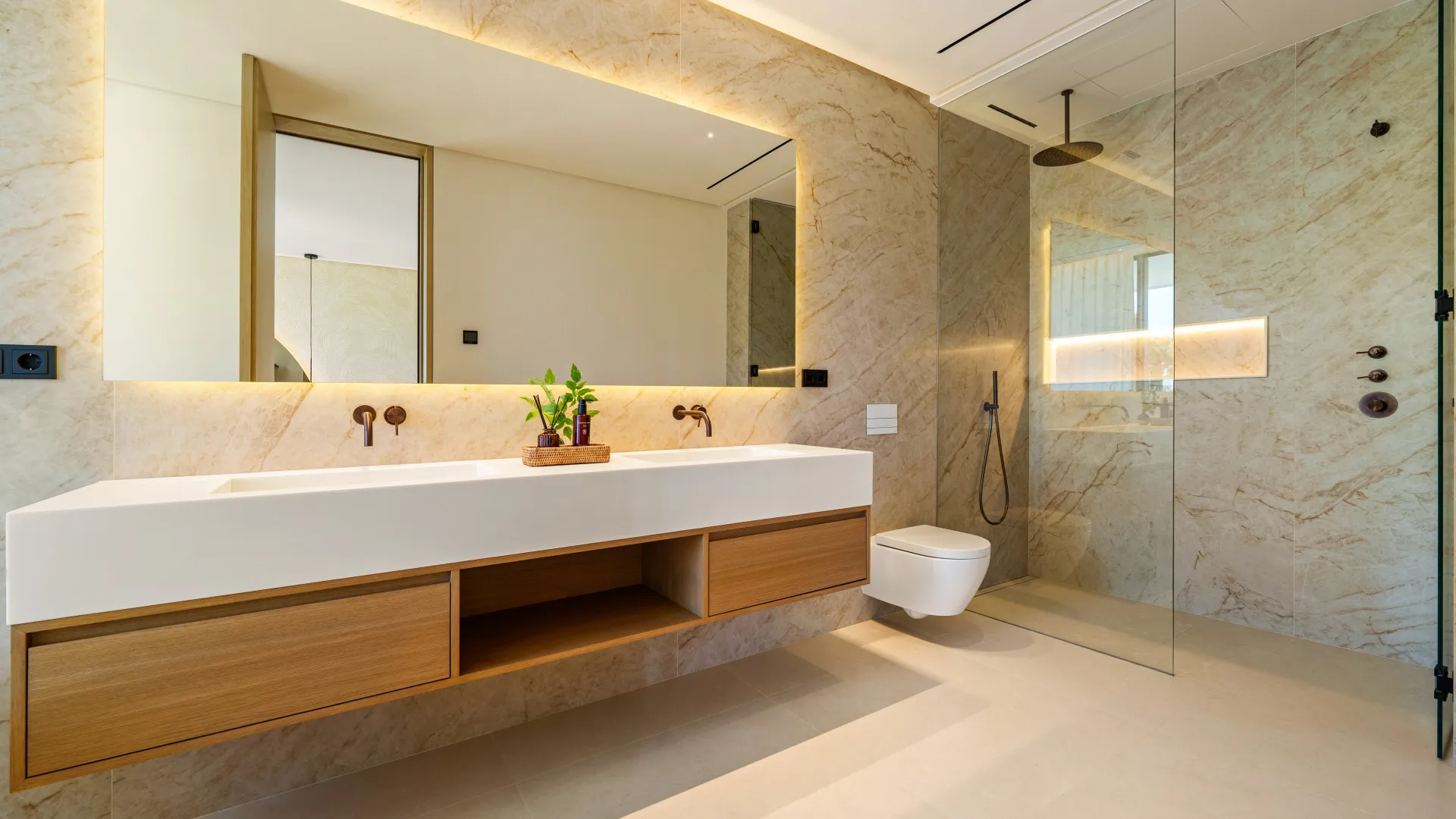Villa for sale in Marbella Golden Mile with 5 bedrooms