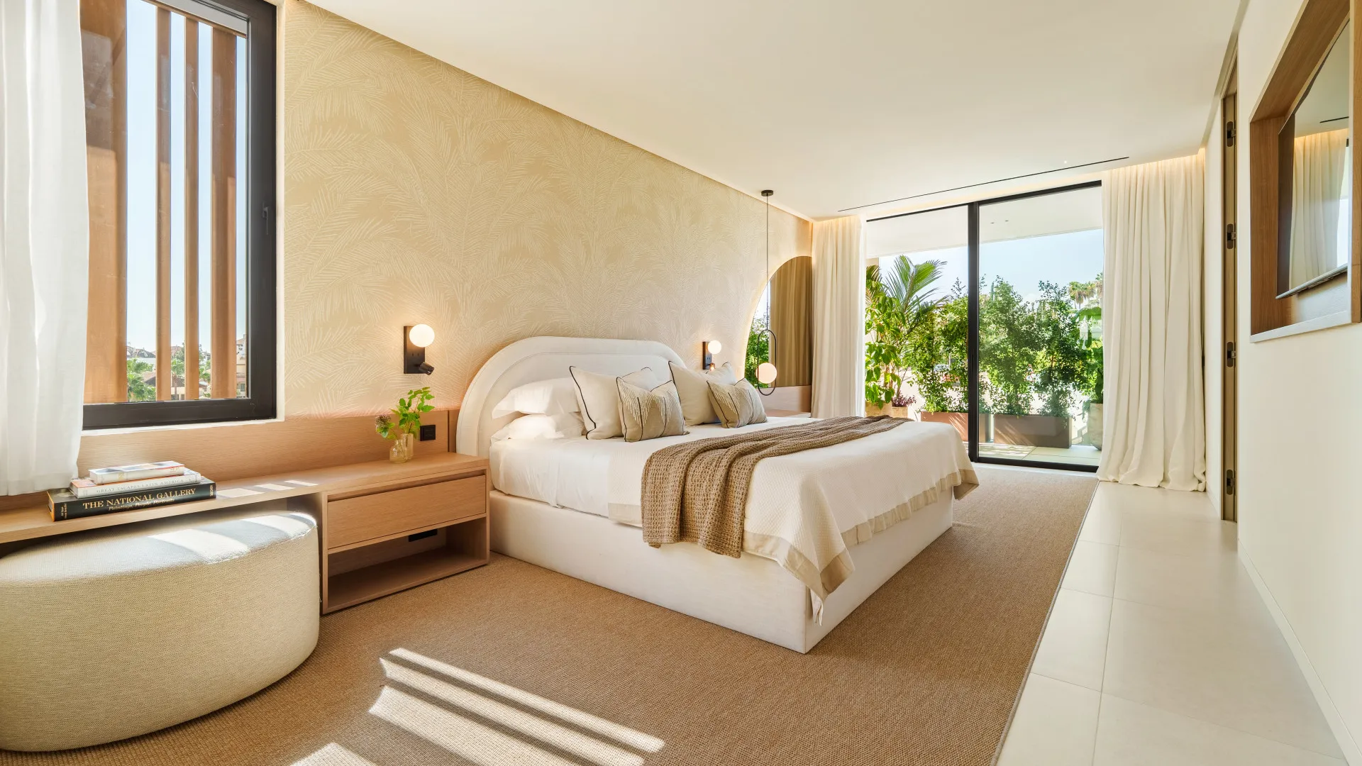 Villa for sale in Marbella Golden Mile with 5 bedrooms