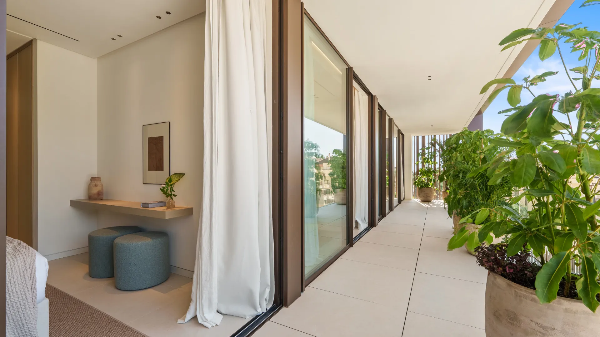 Villa for sale in Marbella Golden Mile with 5 bedrooms