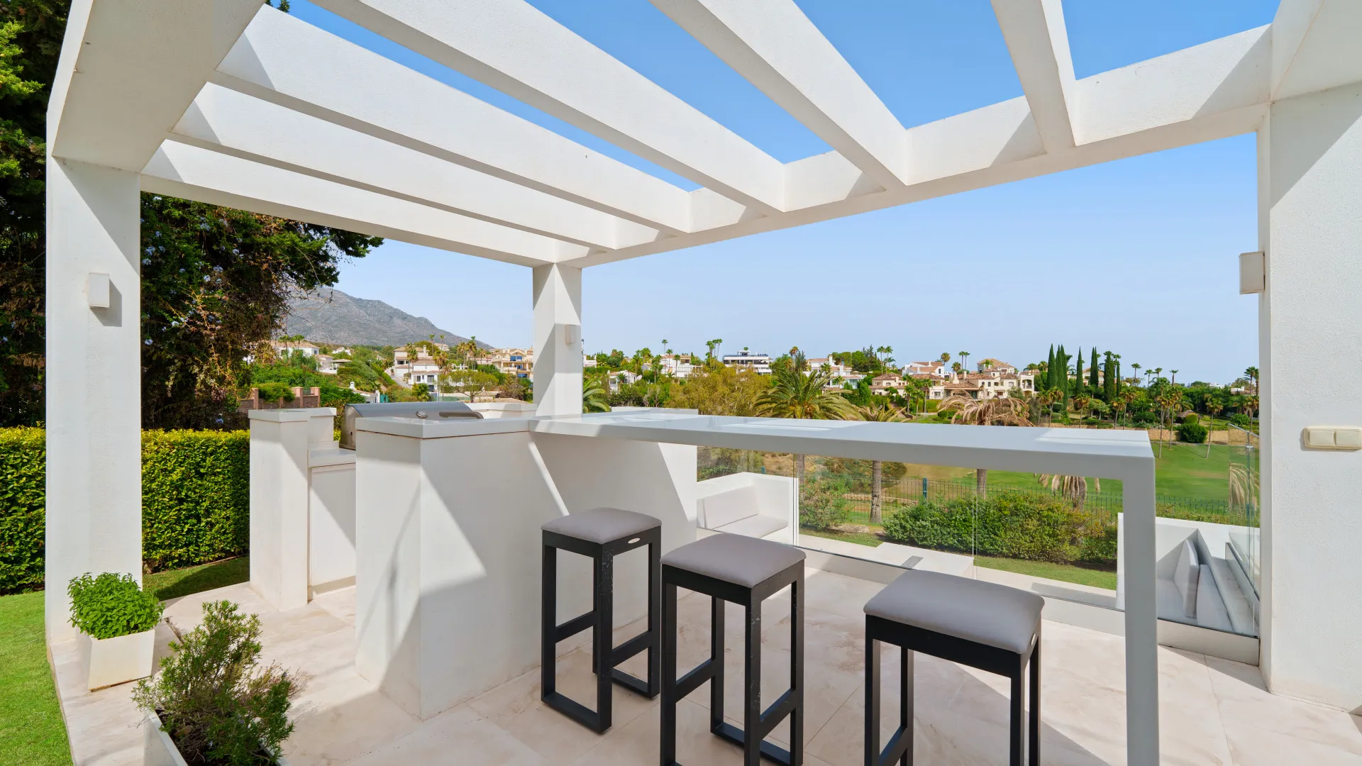 For sale Nueva Andalucia villa