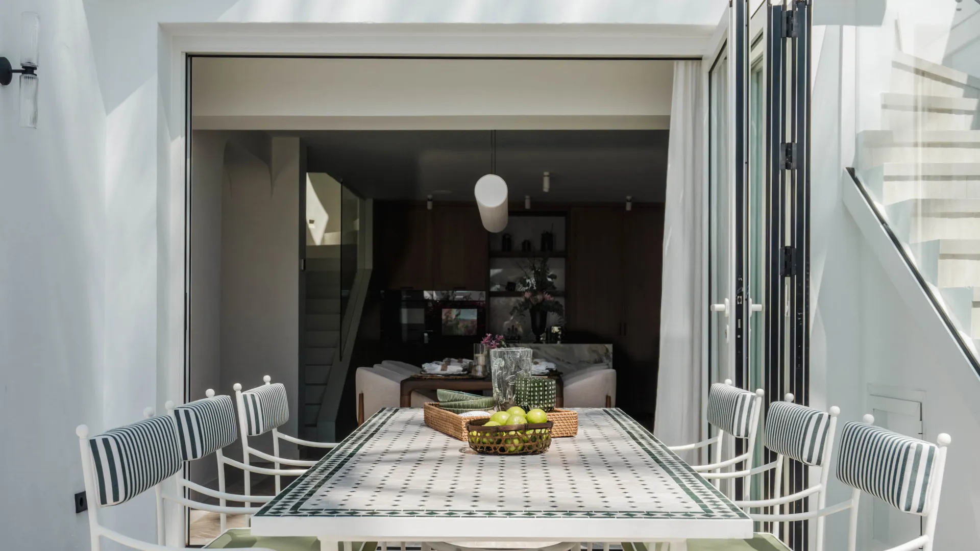 Semi detached villa with 3 bedrooms for sale in Marbella Golden Mile