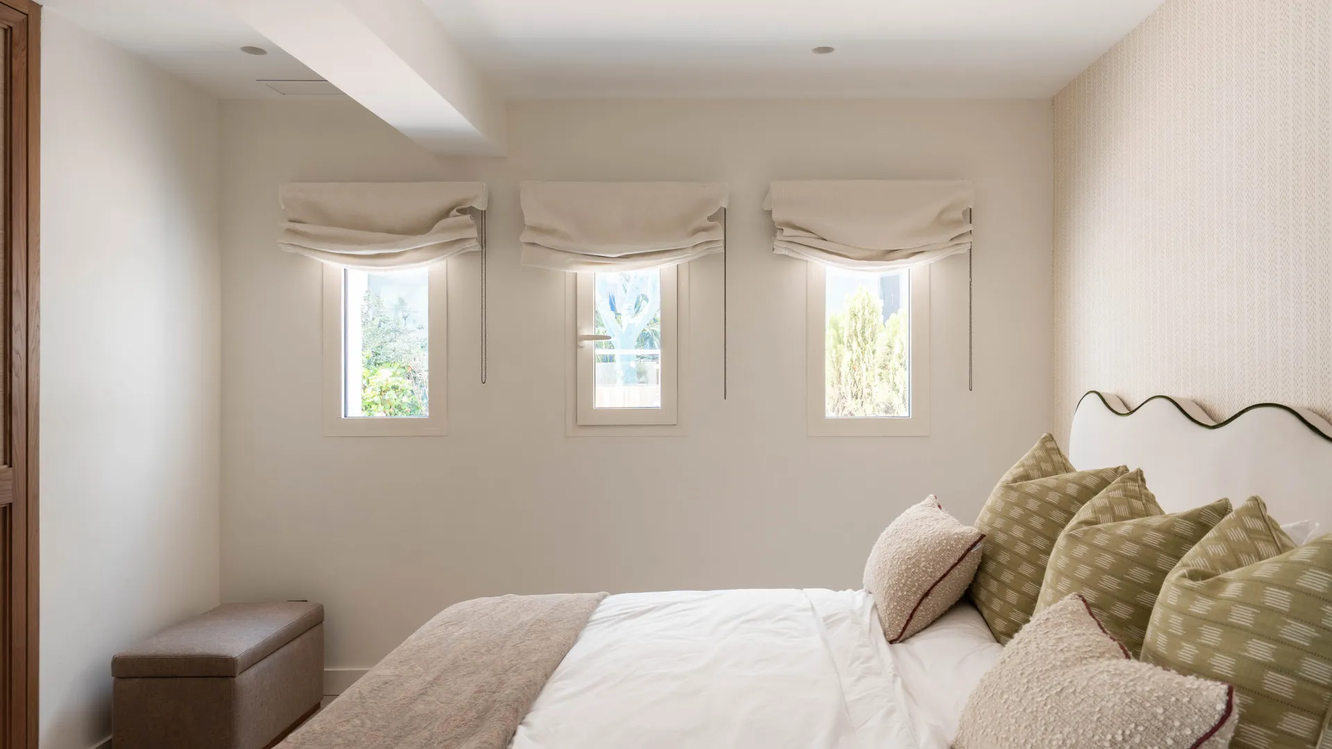 Semi detached villa with 3 bedrooms for sale in Marbella Golden Mile