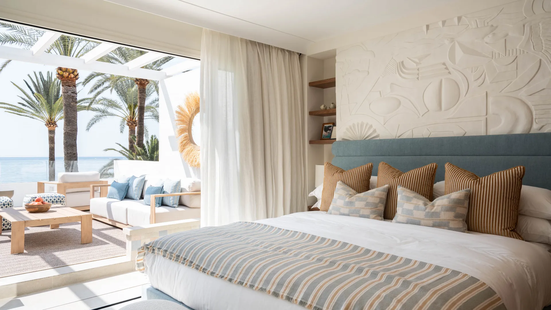 Semi detached villa with 3 bedrooms for sale in Marbella Golden Mile