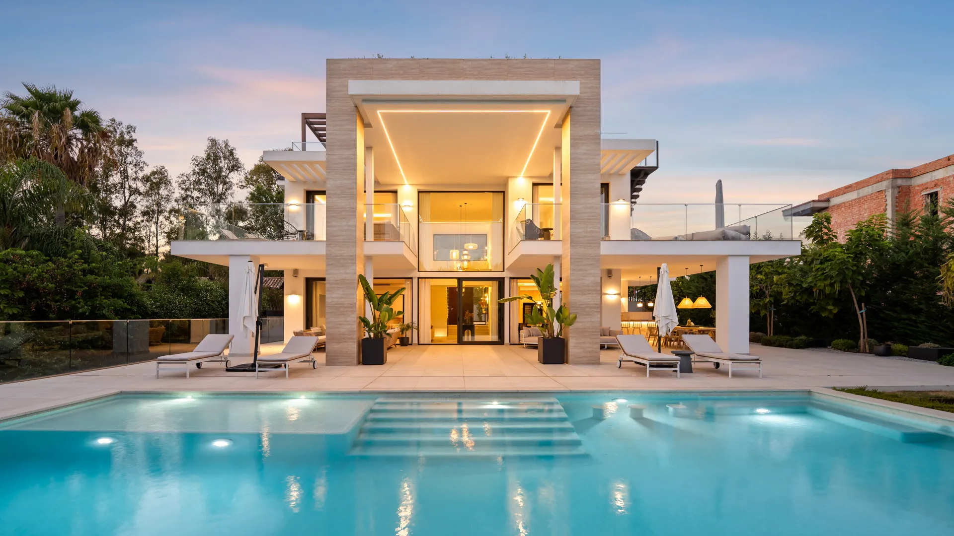Buy Altos de Puente Romano villa